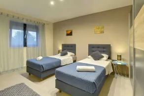 Comfortable villa with private pool, just 1.5 km to the beach - Image 2