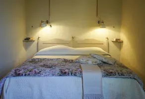 Il Pino, quiet apartment with delightful view over the garden and swimming pool - Image 4