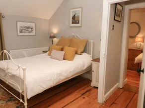 MILLSTREAM COTTAGE, family friendly in Castleton, Peak District - Image 3