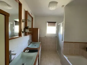 Charming single-storey villa, quiet location with swimming pool, shaded dining area - Image 3
