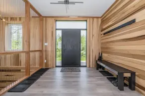 Huronia Luxury Lakefront Views and Game Room - Image 2