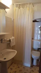 House Fani - Image 2