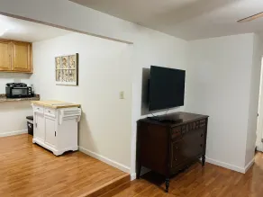 Sweet roomy studio with patio and grassy area for your fur buddy! - Image 2
