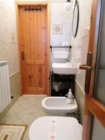 Lovely renovated and air-conditioned terraced house just a few steps from the sea - Image 4