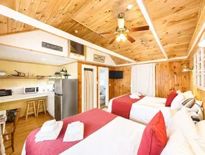Cottage 4 - Year Round Pet Friendly $50 Fee 1 Bed w/ Loft / 1 Bath & Courtyard - Image 3