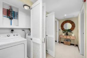 SERENITY CONDO ON BEAUTIFUL EAGLE BEACH \n2 bedroom/2bath - Sleeps 6 - Image 2