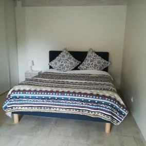 Renovated, spacious, quiet and bright farmhouse in the middle of meadows - Image 3