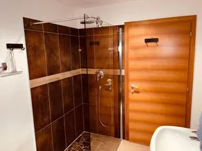 Holiday Apartment 'Residenz Zirmer Wohnung Wasser' with Mountain View, Shared Garden and Wi-Fi - Image 5