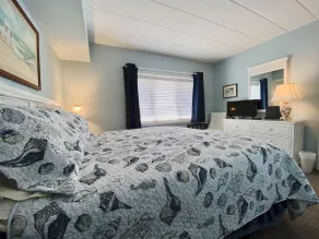 BEACHBLOCK LOCATION!  Merrimac Resort condominium with newly renovated bathroom - Image 5