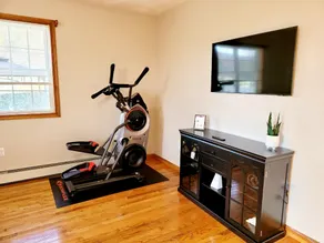 Stylish Getaway: Owners Suite, Game Room, Mountain Views, Close to Attractions - Image 3