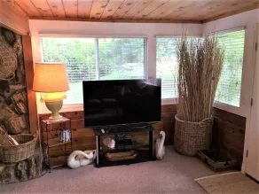 ROMANTIC ENCHANTED COTTAGE WITH PRIVATE HOT TUB & POOL ACCESS ON PRIVATE RANCH - Image 2