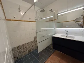 50-square-meter furnished apartment. Sleeps 4. Garden with terraces. Swimming pool. - Image 3