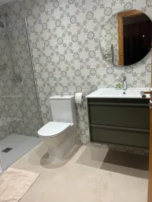 Large Two Floor Apartment, 3 minutes Stroll from the Famous \"Pine Walk\" - Image 3