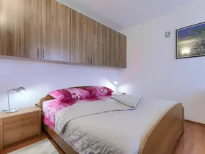 Nice apartment for 6 guests with A/C, WIFI, hot tub, TV, terrace and pets allowed - Image 5