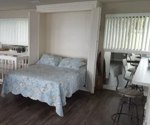 Waterfront Home - BEST VIEWS! Private Fishing Pier - walk to bars & restaurants - Image 5