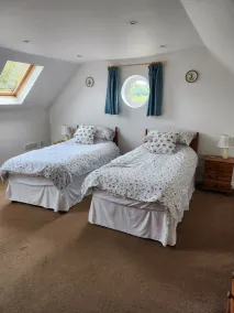 Cottage Sleeps 4 - Pet Friendly w Free Parking - Image 4