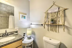 Quaint Fox Island Cabin on 1 Acre of Woods! - Image 4