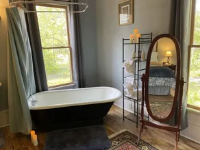 Historic Suite 2 - Image 3