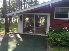 Världsklass inställning, Stuga på halvön omgiven av Lake Nokomis - Image 4