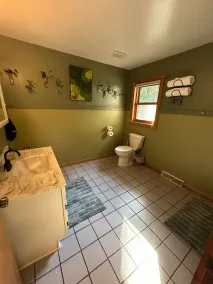 Quiet Lakefront Cabin Getaway Near Wisconsin Dells - Image 3