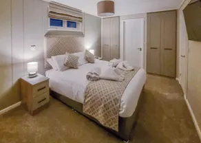 Hazelwood Deluxe Lodge - Image 5
