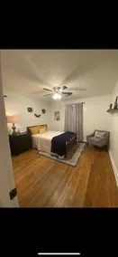 Pet friendly house with covered parking - Image 4