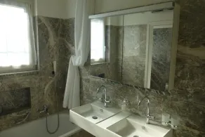 Casa de férias fantástica com piscina privada aquecida e vista para o lago - Image 3