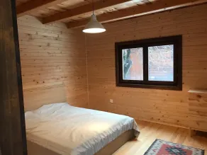 Ländliches Einfamilienhaus, neu renoviert, in einem authentischen rumänischen Dorf gelegen - Image 5