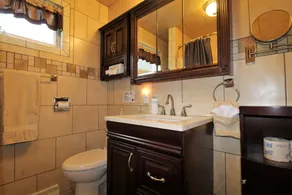 Avon Lakeshore - Waterfront retreat with hot tub! - Image 4