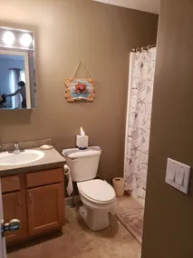 3 bedroom down the street from the Bay (small dog allowed for a fee) - Image 3