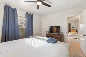 Tulsa Vintage Chic Cottage |King Bed •Expo•TU•Dtwn - Image 5