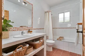 Ferienhaus 'Cortijo Los Ángeles Morea' mit Meerblick, WLAN und Klimaanlage - Image 3