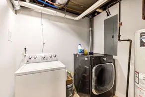 Cute 3BR/2BA w/ Jacuzzi, Steps from Big House! - Image 2