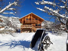 Chaleureux Chalet Traditionnel en Bois Briançon Serrechevalier 1200m - Image 5