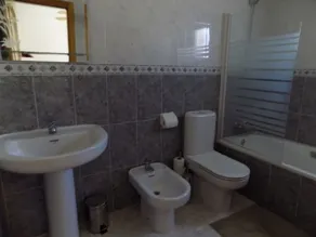 Villa med 5 soveværelser med privat pool, stor have, TV, Wifi, Aircon. - Image 3