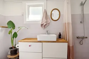 Rummeligt sommerhus med pool - Image 2