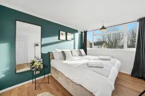 Cosy 3 Bedroom with Free Parking, Garden and Smart TV with Netflix by Yoko Property - Image 4
