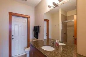 By the Peach Pit - Simi's Lakeside Lounge w/ Lake view 2 storey  penthouse condo - Image 3