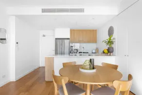 Light, stylish 1BR apartment near shops and transport with parking - Image 4