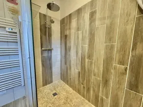 Maison entre les montagnes à Levie - Image 3