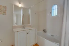 4-BEDROOM VILLA WITH PRIVATE POOL AND GARDEN (N°442) - Image 2