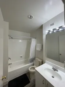 Modern apartment in a quiet neighborhood - Image 3