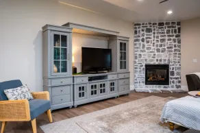 Modern Luxury Home in Neighborhood- close proximity to ski and summer activities - Image 3