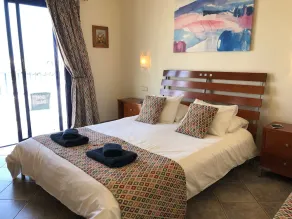 Villa de luxe avec vue piscine privée chauffée, Marina et Wifi gratuit. - Image 4