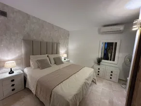 En vacker privat, lyxig, friliggande villa i söder med ett utmärkt läge!. - Image 4