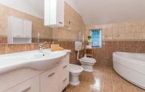 Pet Friendly Apartment In Polaca - Image 4
