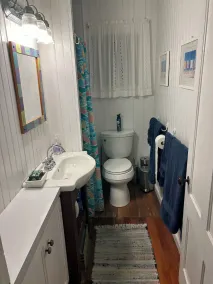 Charming 1 Bedroom Cottage Close To Beautiful Craigville Beach - Image 2