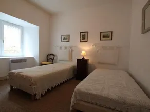 Charming Cottage in Vernassal with Courtyard and Nearby Attractions - Image 5