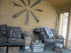 Nature lovers retreat right on the edge of the river - Image 5