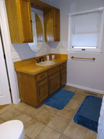 Cedar Log Cabin home on wooded bluff nestled between Springfield and Branson - Image 3